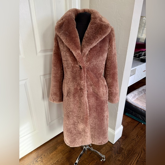 Avec Les Filles Jackets & Blazers - Avec Les Filles Oversized Collar Faux Fur Midi Coat in a rose/blush pink color.